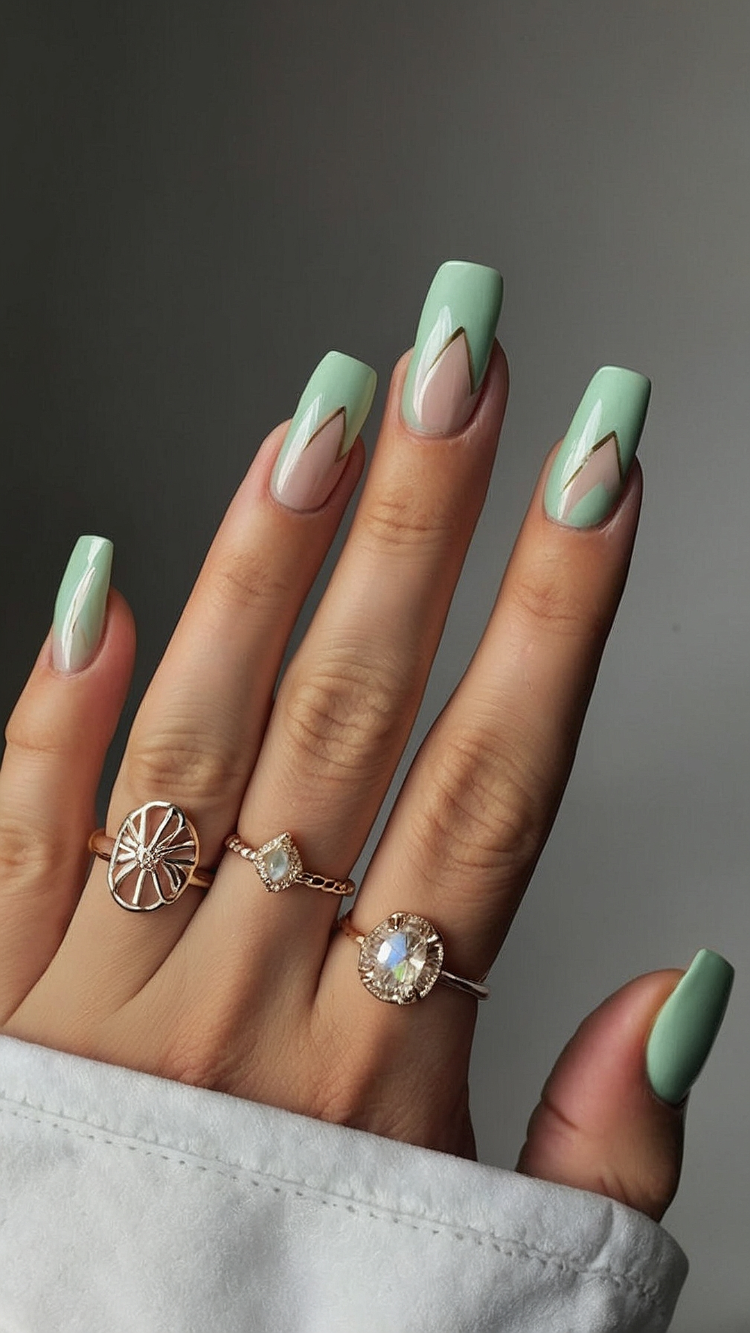 Palm Tree Pretties: 2024 Summer Nail Art Collection